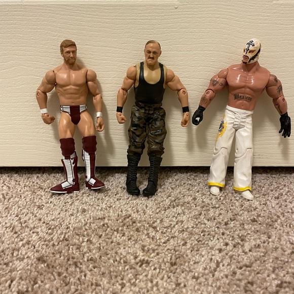 WWE‎ or WWF Lot of 3 Wrestling Wrestler Figures 7" Mattel Slaughter Rey Daniel - Picture 1 of 8